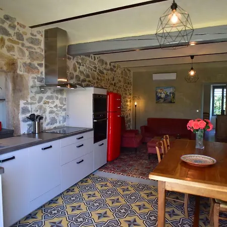 Holiday home Charlemagne